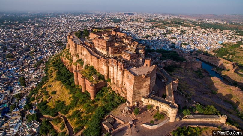 2. Mehrangarh Fort (81,227 sqm)